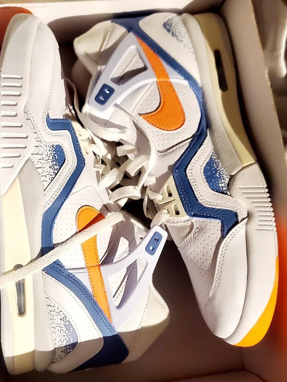 Nike Men’s White/Blue/Orange Low-Top Sneakers